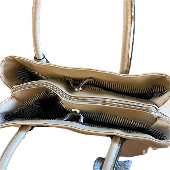 Tan bag - Picture 7 of 11